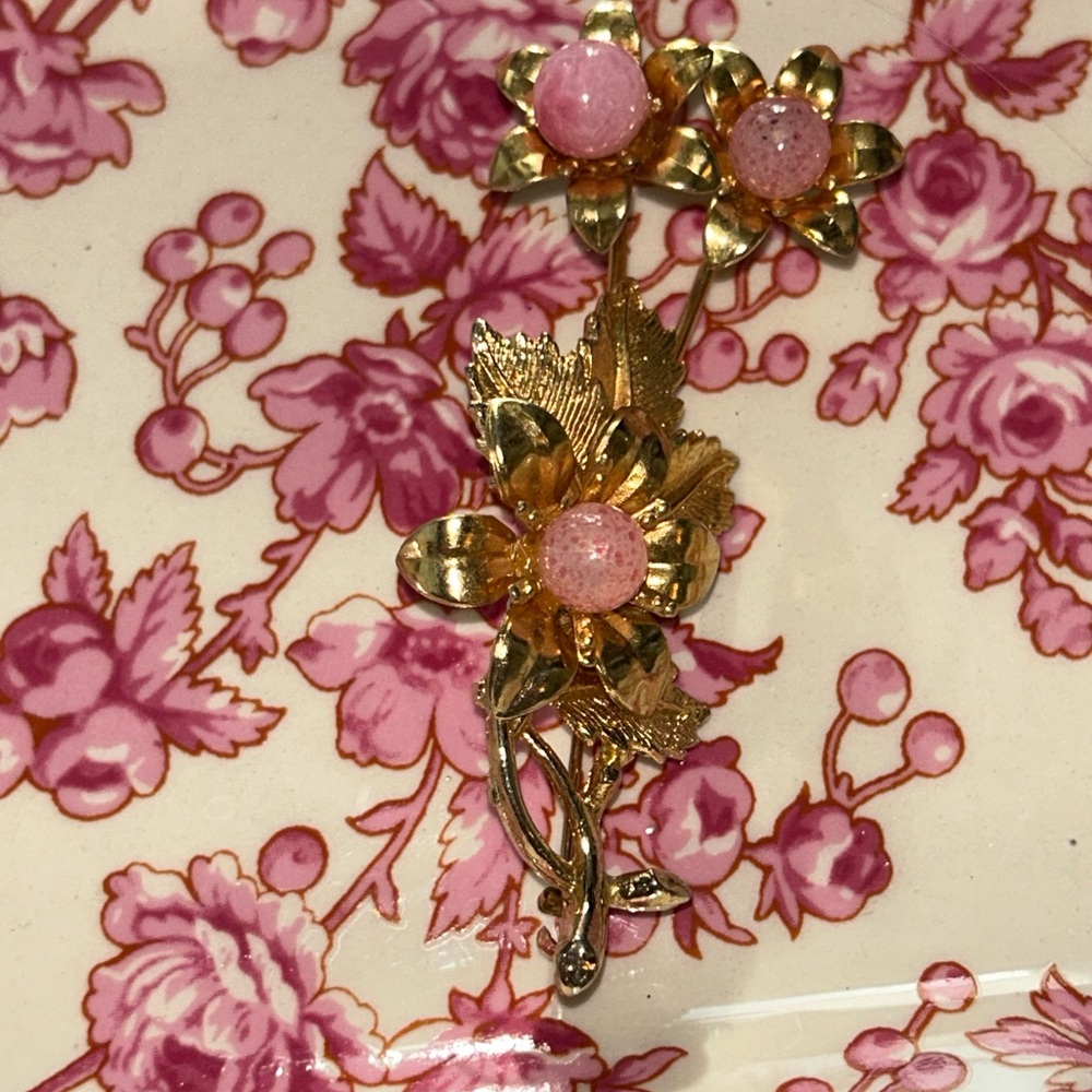 Vintage Gold and Pink Floral Brooch